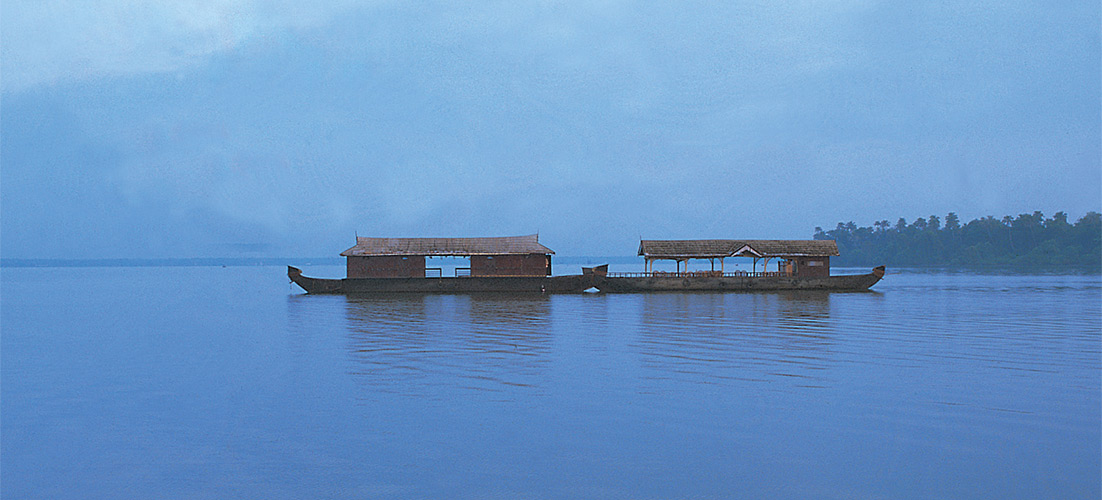 House boat Kerala, Back water tourism kerala, Kumarakom, Alapuzha HB, Grassroot Holidays